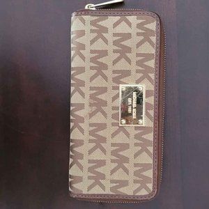 Michael Kors wallet